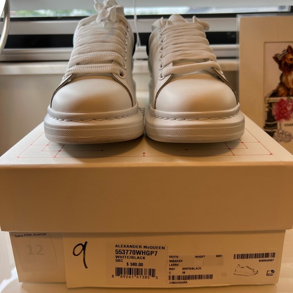Alexander McQueen Oversized Women’s Sneaker - Picture 2 of 6